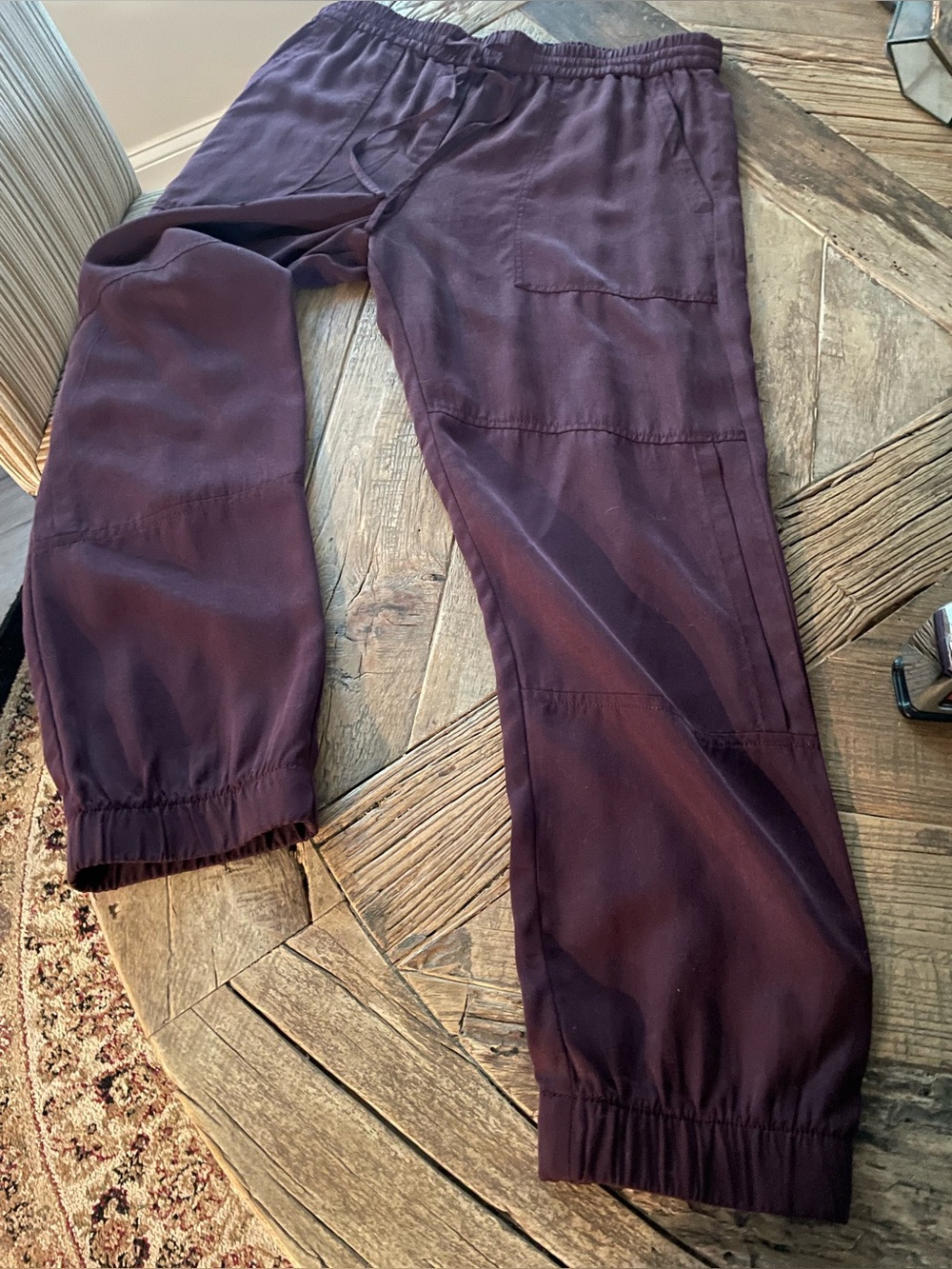 Gap Women’s Light Weight Pants Size Medium No Signs of Wear